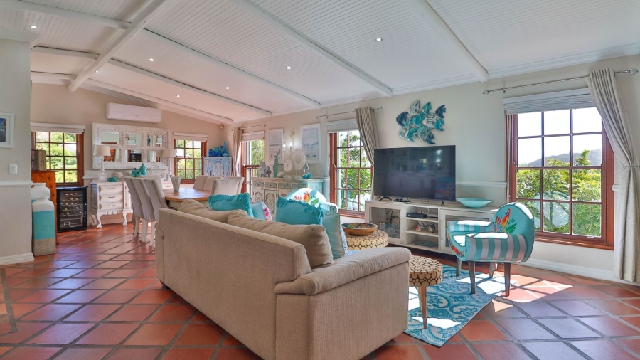 6 Bedroom Property for Sale in Kingfisher Creek Western Cape